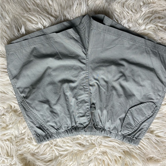 DIVIDED - Picture 2 of 10